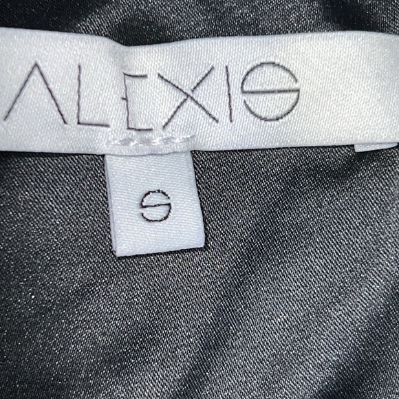 Alexis Black Knit Fringe Mini Skirt Size Small - Picture 6 of 7